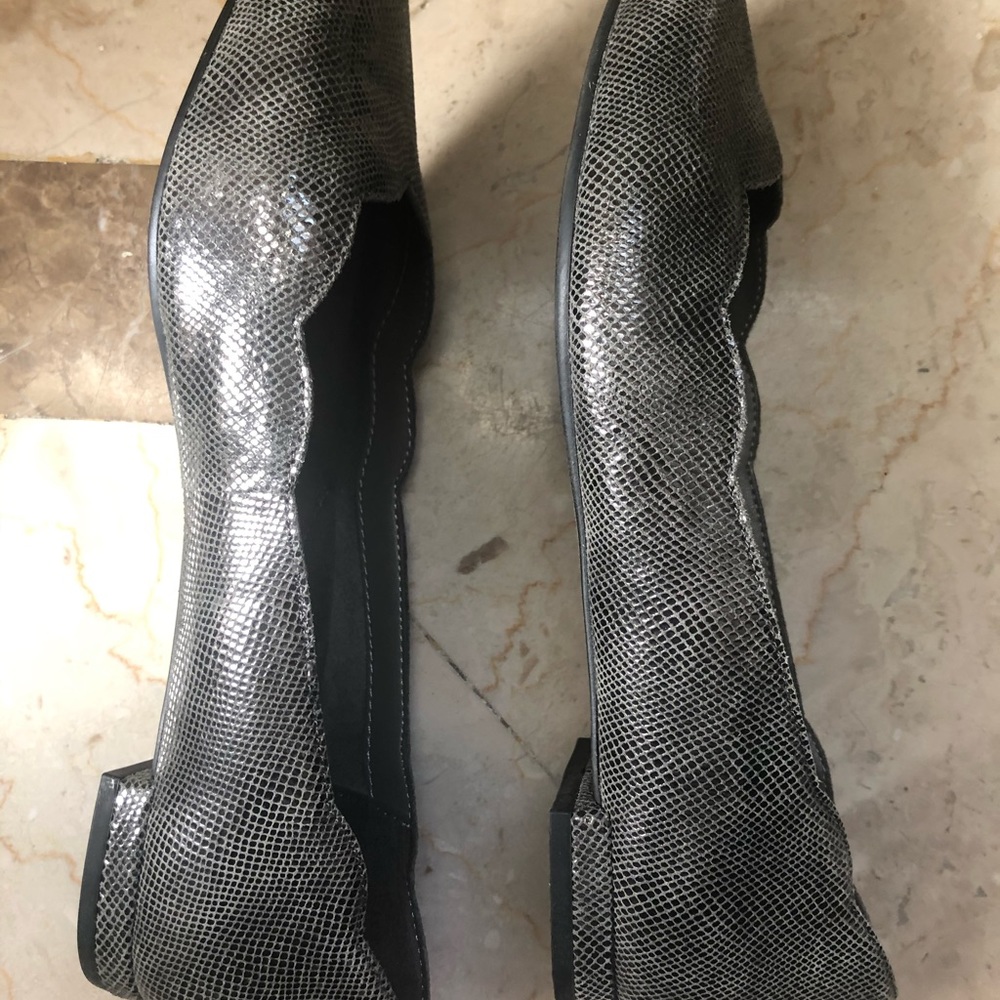 Grey women’s flat shoes - Picture 8 of 9